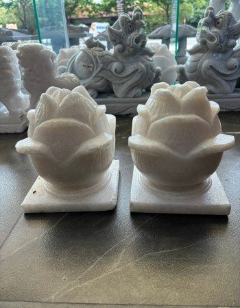 Búp sen đá trắng nguyên khối ngang, rộng 18cm cao 22cm T064