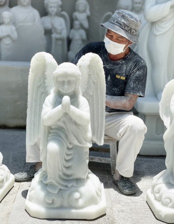Tượng đá trắng thiên thần quỳ gối cao 50cm T185