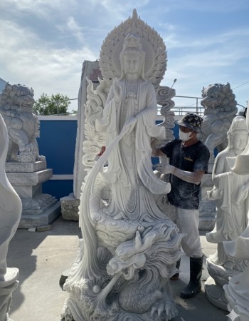 Tượng phật Quan Thế Âm Bồ tát cưỡi rồng đá trắng nguyên khối cao 2.5m ngang 90cm dài 65cm T155
