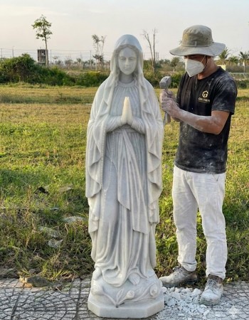 Tượng đức mẹ maria đá trắng cao 1.35m, ngang 35cm, dài 37cm T147