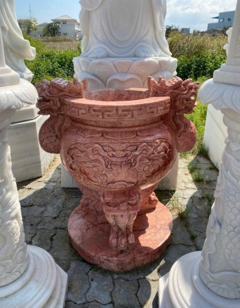 Lư hương đá vân gỗ đỏ nguyên khối cao 85cm ngang 75cm T104