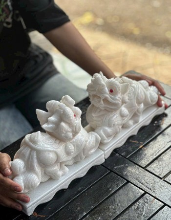 Cặp tỳ hưu đá trắng nguyên khối ngang 20cm T011