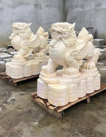  Cặp tượng kỳ lân đá vân gỗ nguyên khối dài 80cm T347