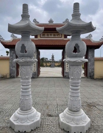 Cặp chân đèn điêu khắc đá trắng nguyên khối cao 1.7m T373