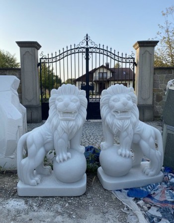 Cặp sư tử điêu khắc đá trắng thiên nhiên cao 1m2 T304