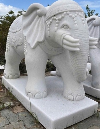 Tượng voi đá trắng nguyên khối cao 1m T365