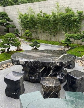 Bộ bàn ghế đá cẩm vân tự nhiên gồm 1 bàn và 6 đôn, kích thước 1.46m x 1.05m x 65cm  T417