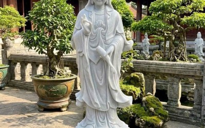 Tượng Phật Bà Quan Âm Đá Trắng Tự Nhiên Đẹp Nhất – Tuyệt Tác Điêu Khắc Đá Mỹ Nghệ