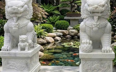 So Sánh Kỳ Lân Đá Trắng Nguyên Khối Tự Nhiên Và Đá Nhân Tạo: Nên Chọn Loại Nào?
