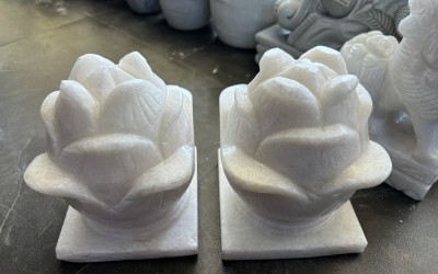 Top Điểm Khác Biệt Năng Lượng Triệu Năm Giữa Búp Sen Đá Tự Nhiên Và Các Loại Đèn Gốm Đúc Sẵn