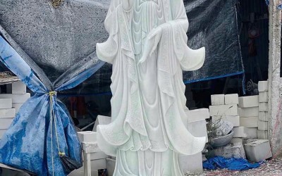Tượng Phật Quan Âm Đá Trắng – Biểu Tượng Từ Bi, Trí Tuệ Và Bình An Cho Mọi Gia Đình