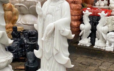 TƯỢNG QUAN ÂM ĐÁ TRẮNG – VẺ ĐẸP THANH KHIẾT CHO KHÔNG GIAN SỐNG HIỆN ĐẠI