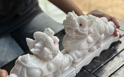 Tỳ Hưu Đá Trắng Nguyên Khối Chuẩn Phong Thủy: Nhận Biết Thật – Giả Chính Xác