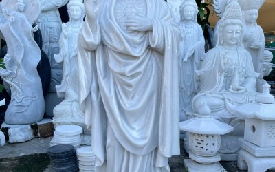 Vì Sao Tượng Chúa Giêsu Đá Trắng Tự Nhiên Luôn Được Nhà Thờ Và Giáo Xứ Ưa Chuộng?