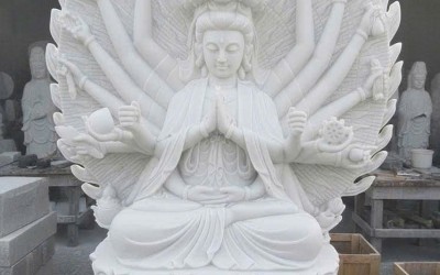 Đặt Tượng Quan Âm Thiên Thủ Thiên Nhãn đá trắng nguyên khối hướng nào để gia đạo bình an, đại cát?