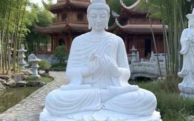 Tại Sao Một Pho Tượng Phật Thích Ca Bằng Đá Trắng Nguyên Khối Lại Được Coi Là 