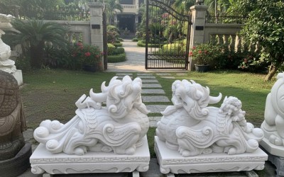 Top 2 Cặp Tỳ Hưu Đá Trắng Tự Nhiên Nguyên Khối: Khi Linh Vật Không Chỉ Là Nghệ Thuật Mà Là Sự Sống