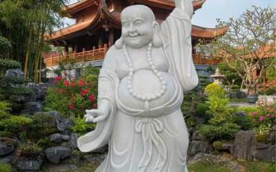 So Sánh Tượng Di Lặc Đá Trắng Tự Nhiên Và Đá Nhân Tạo: Cách Phân Biệt