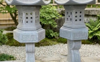 Top 10 Mẫu Chân Đèn Đá Sa Thạch Tự Nhiên Đẳng Cấp Cho Biệt Thự Sân Vườn 2026